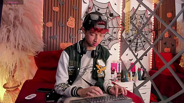 Allen Starck online show from October 15, 2025, 2:10 am