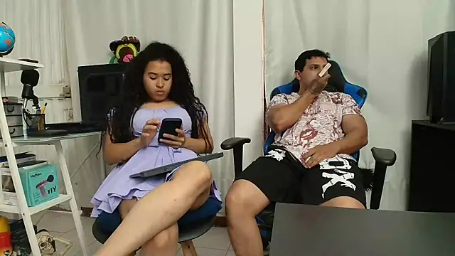 Snapshot of ema_abby chatting on February 18, 2026, 8:05 pm ema abby online show from February 18, 2026, 8:05 pm