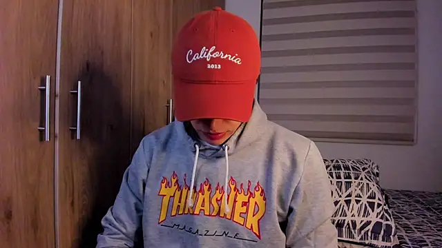 Mastrangelo xxx online show from October 17, 2025, 3:54 am