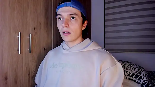 Snapshot of Mastrangelo_xxx chatting on February 18, 2026, 3:37 am Mastrangelo xxx online show from February 18, 2026, 3:37 am