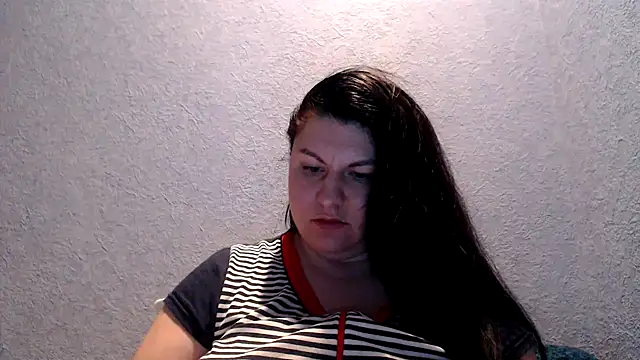 Snapshot of KiraSwee chatting on November 28, 2025, 7:14 pm KiraSwee online show from November 28, 2025, 7:14 pm