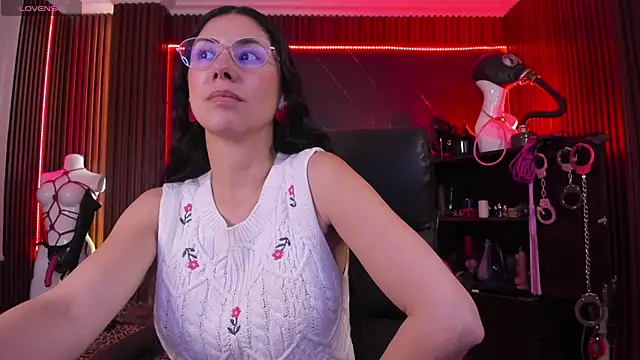 XiaQueen online show from November 29, 2025, 8:31 pm