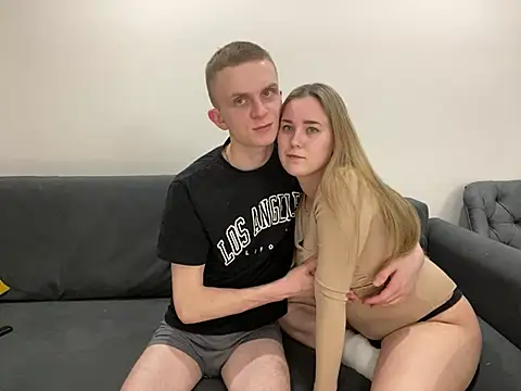 alisanikita online show from February 17, 2025, 6:17 pm