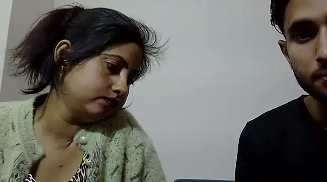 Queen Couple online show from March 1, 2025, 6:35 am