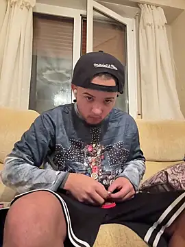 Snapshot of yeiyei_oficial chatting on October 13, 2025, 9:49 pm yeiyei oficial online show from October 13, 2025, 9:49 pm