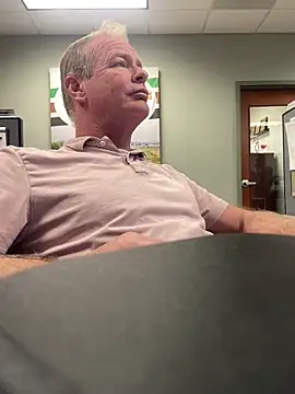 hintly online show from December 4, 2025, 9:36 pm