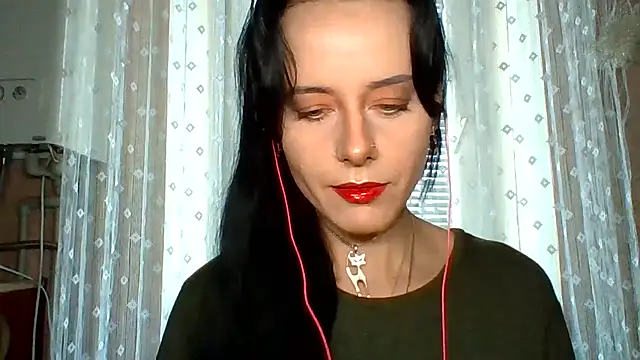 LuminousLady online show from September 22, 2025, 6:19 am