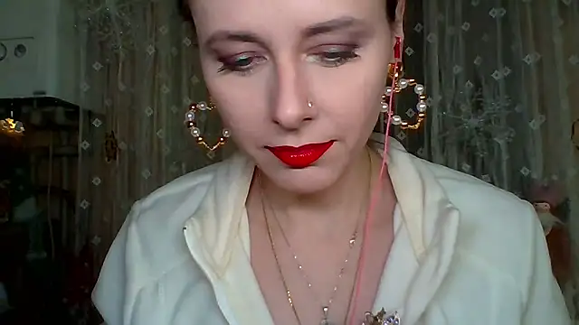 LuminousLady online show from January 13, 2026, 5:28 pm