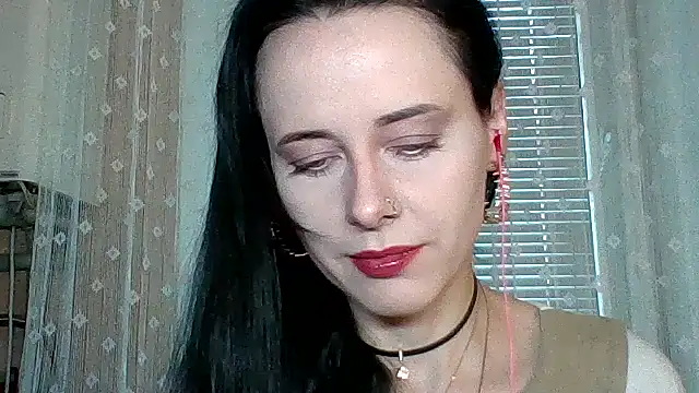 LuminousLady online show from October 26, 2025, 2:17 pm