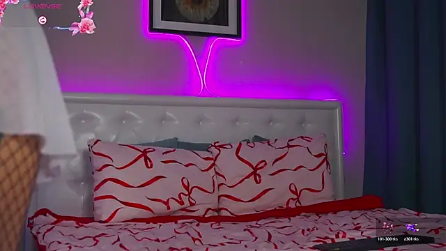 LeaCox  online show from November 12, 2025, 8:07 am