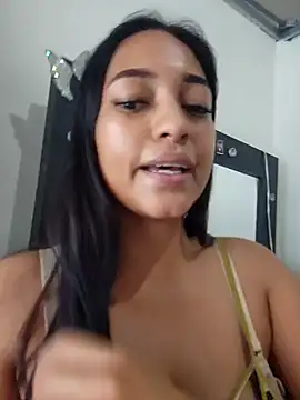 rosiirosii online show from February 2, 2025, 9:13 pm