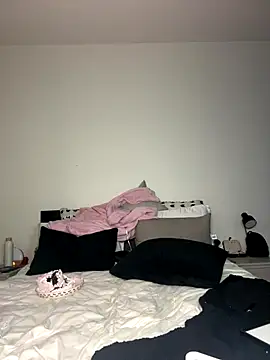 babygirl ak online show from November 25, 2025, 4:57 am