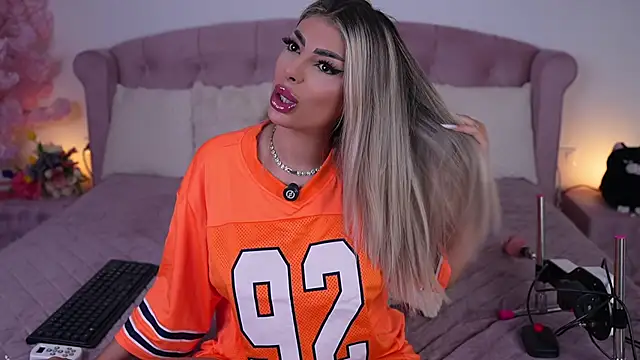 emma goodess  online show from April 6, 2026, 9:38 pm