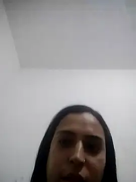 Snapshot of carinemg chatting on February 5, 2025, 4:48 am carinemg online show from February 5, 2025, 4:48 am