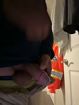 aleds17668 online show from October 22, 2025, 4:34 am