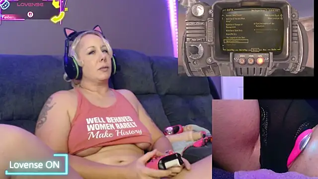 Trixiekittycutie online show from September 19, 2025, 6:45 pm