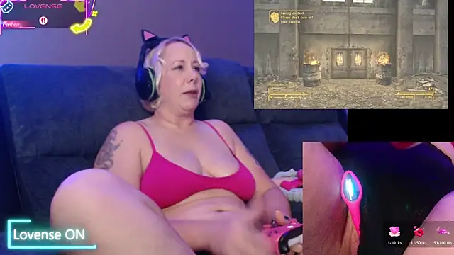 Trixiekittycutie online show from September 22, 2025, 5:41 pm