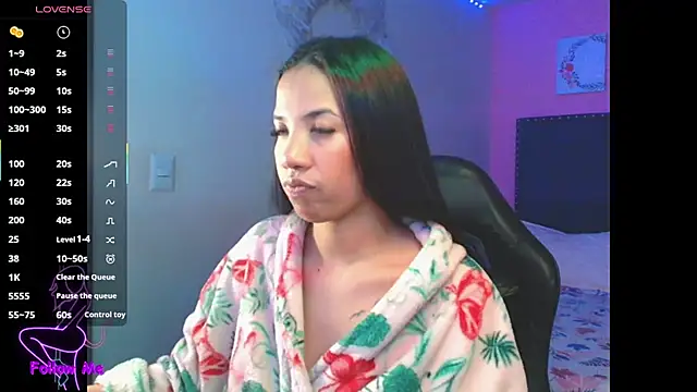 Snapshot of SallyWhitee chatting on December 2, 2025, 4:58 am SallyWhitee online show from December 2, 2025, 4:58 am