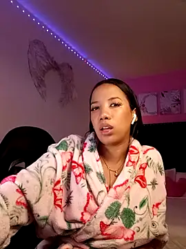 Snapshot of SallyWhitee chatting on February 12, 2026, 5:29 am SallyWhitee online show from February 12, 2026, 5:29 am