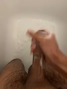 amialiii online show from February 17, 2025, 3:22 pm