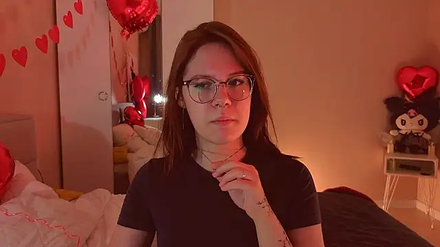 Snapshot of Mia_Luw chatting on February 9, 2026, 12:03 pm Mia Luw online show from February 9, 2026, 12:03 pm