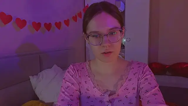 Snapshot of Mia_Luw chatting on February 21, 2026, 12:56 am Mia Luw online show from February 21, 2026, 12:56 am