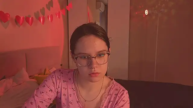 Snapshot of Mia_Luw chatting on February 27, 2026, 5:18 am Mia Luw online show from February 27, 2026, 5:18 am