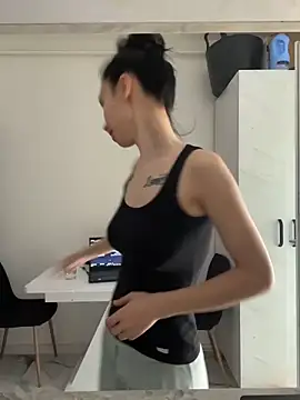 Celine Roxelle online show from April 21, 2026, 12:45 pm