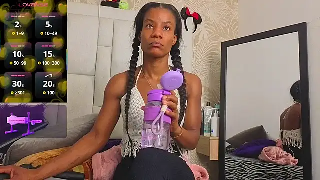Snapshot of dafnnelewis chatting on May 12, 2026, 11:16 am dafnnelewis online show from May 12, 2026, 11:16 am