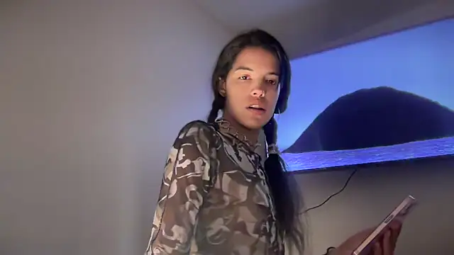 Isabella Rizzo online show from February 25, 2025, 8:21 pm