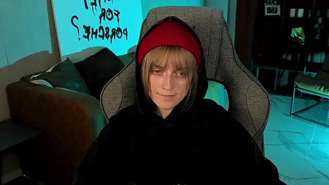 KiraMontoya online show from November 1, 2025, 2:44 pm