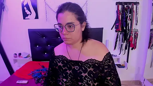 Julieta Carden  online show from March 12, 2026, 7:29 pm