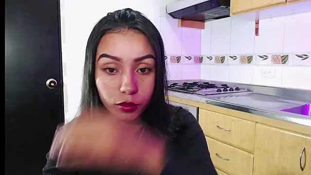 Snapshot of julieta_fn chatting on May 26, 2026, 2:37 pm julieta fn online show from May 26, 2026, 2:37 pm