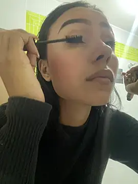 Snapshot of julieta_fn chatting on April 23, 2026, 2:40 pm julieta fn online show from April 23, 2026, 2:40 pm