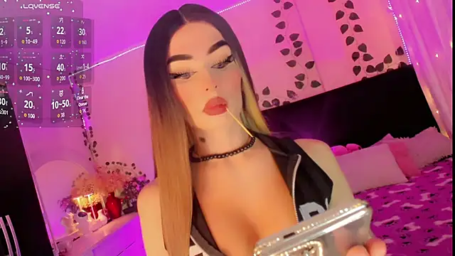 Snapshot of Irina_milkmaid chatting on December 5, 2025, 2:32 am Irina milkmaid online show from December 5, 2025, 2:32 am