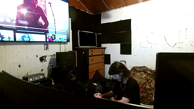 nuttyking2022 online show from November 3, 2025, 5:56 am