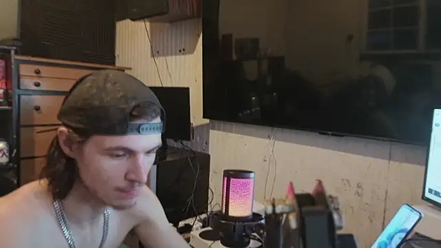 nuttyking2022 online show from February 8, 2026, 1:25 am