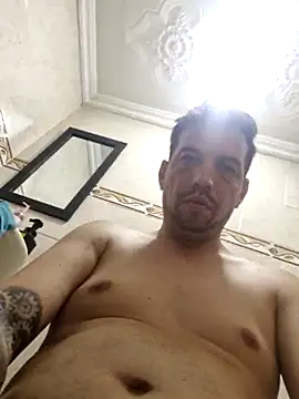 reyarturs13 online show from February 8, 2025, 10:40 pm