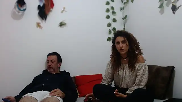 jeans and emma online show from March 6, 2025, 12:21 am