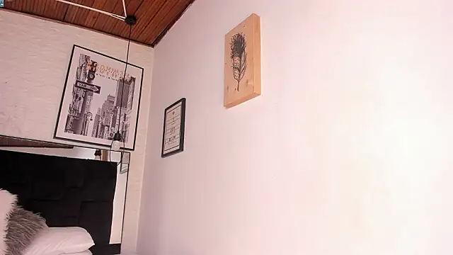 tylla  online show from January 15, 2026, 8:12 pm