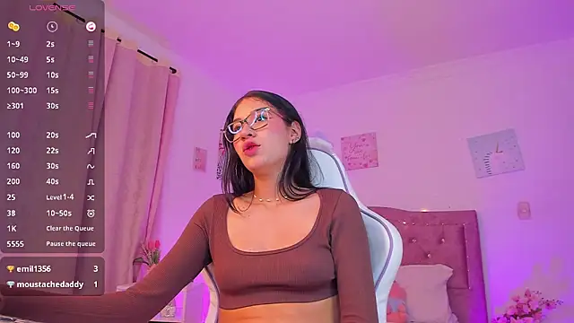 emilly star online show from March 18, 2025, 11:42 pm