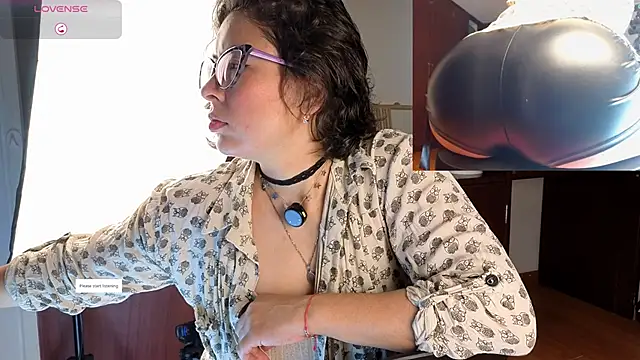 sophia dumont online show from November 19, 2025, 10:21 pm