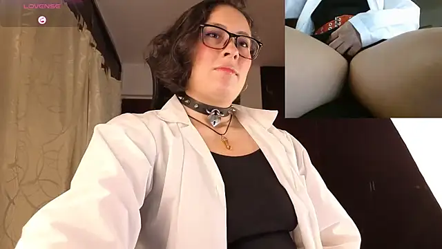 sophia dumont online show from October 24, 2025, 1:26 am