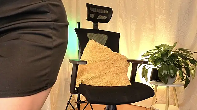 sophia dumont online show from April 17, 2026, 10:18 am