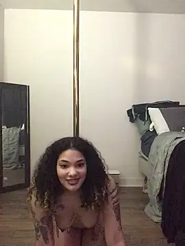 tastylolaaa online show from February 25, 2025, 10:37 am