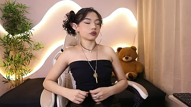 xamixa  online show from September 29, 2025, 12:33 pm