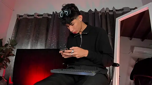 NovaaWheler online show from February 19, 2026, 12:24 pm