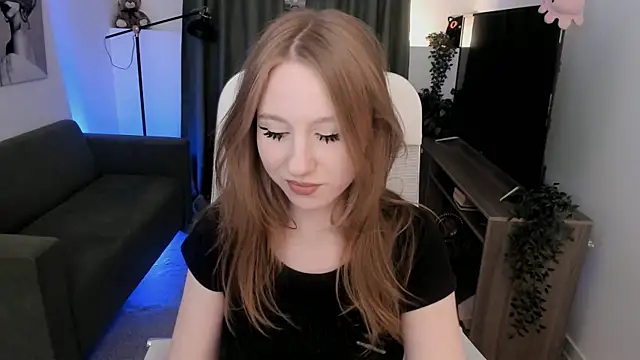 DariaTate online show from April 5, 2026, 9:27 am