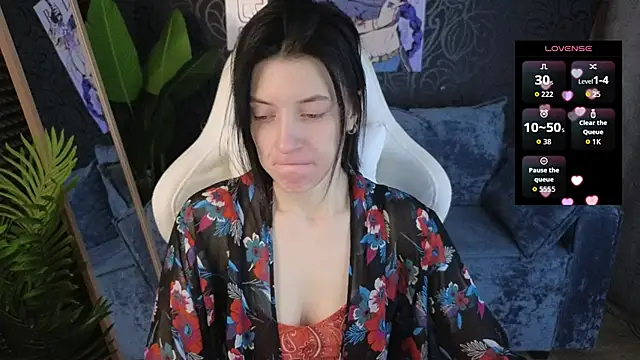 roxy riot  online show from December 15, 2025, 1:22 am