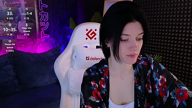 roxy riot  online show from October 23, 2025, 1:26 am